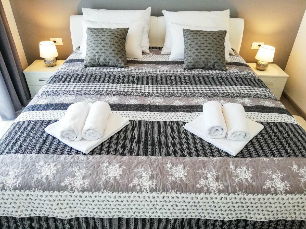 Apartment Sara Kastela Ngoại thất bức ảnh