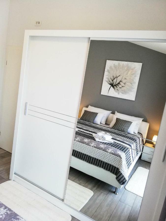 Apartment Sara Kastela Ngoại thất bức ảnh